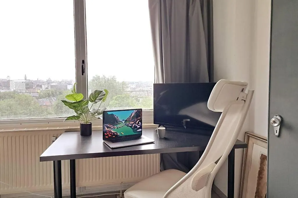 Airport Access Apartment - Your Gateway To Comfort Charleroi 0*,